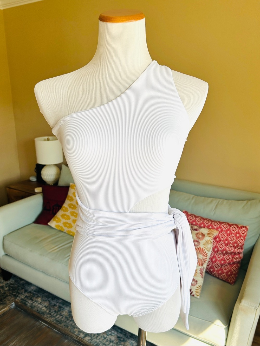 Beach Riot Carlie One-Shoulder White Cutout Tie-Side Swimsuit Small NWOT - Picture 5 of 12